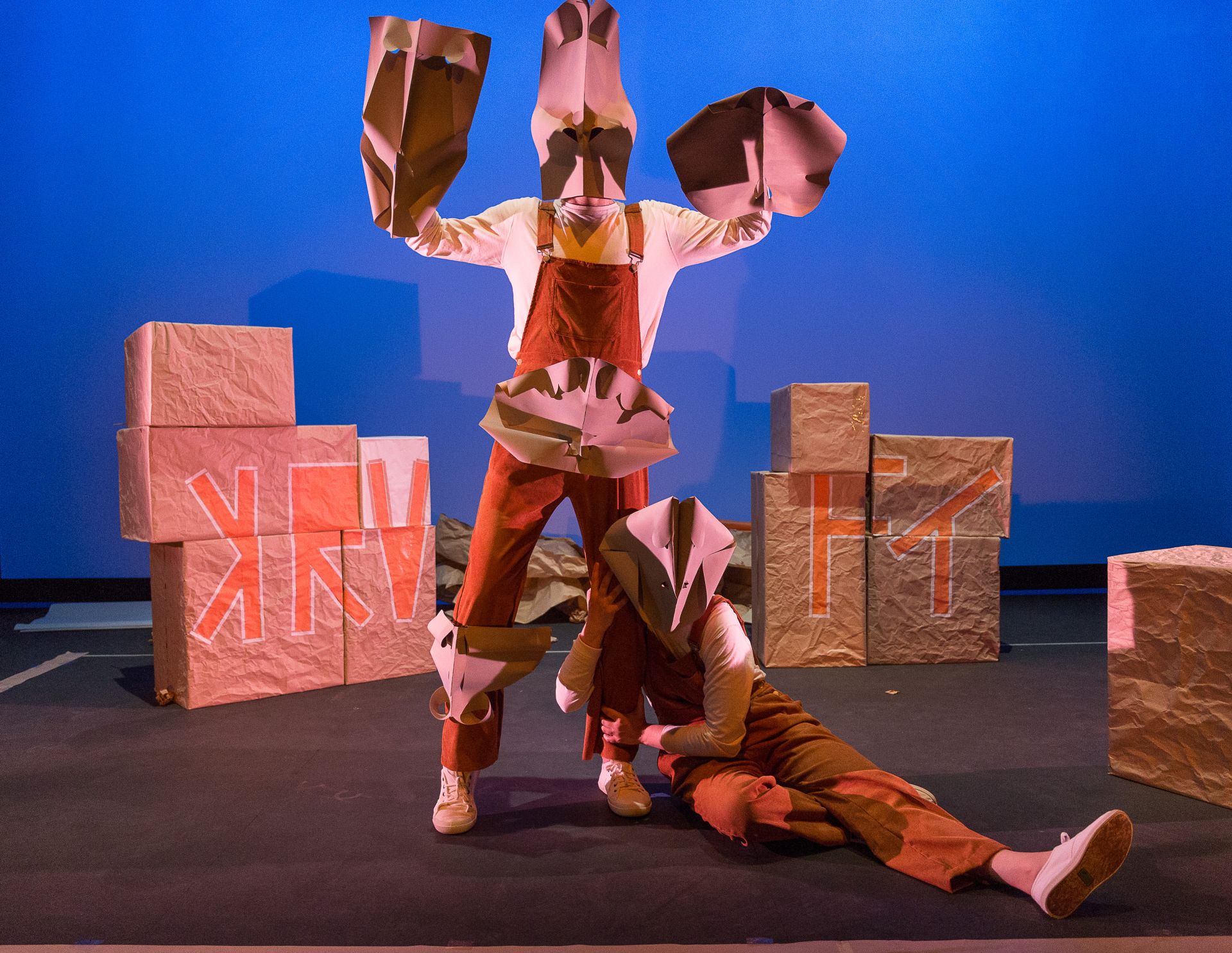 Mr & Mrs Kraft - A story of paper masks